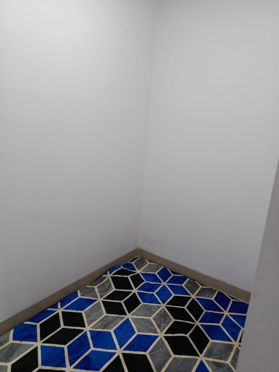 Rosalyne Sleepbox Tugu Kranggan *